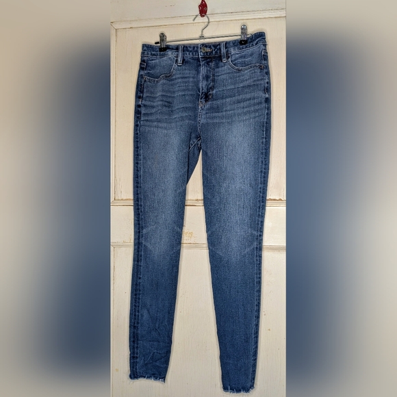 2/$40 American Eagle Outfitters Blue Straight Leg Jeans - Picture 1 of 4